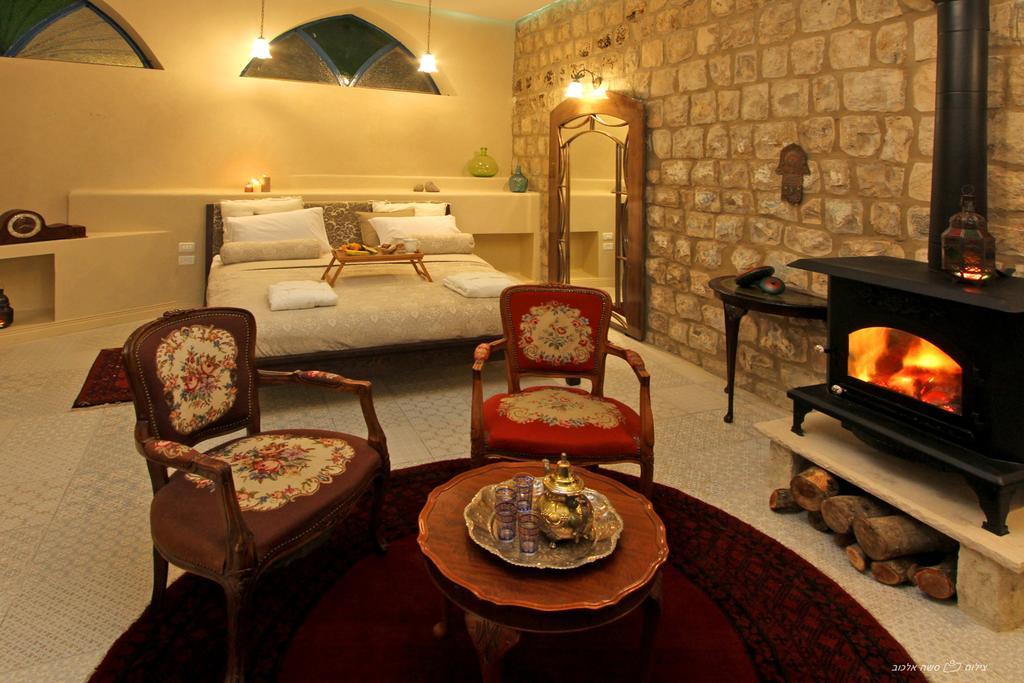 Beit Ha'Omanim Hotel Сафед Стая снимка