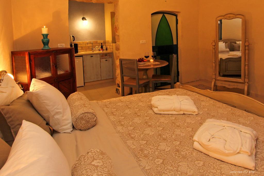Beit Ha'Omanim Hotel Сафед Стая снимка